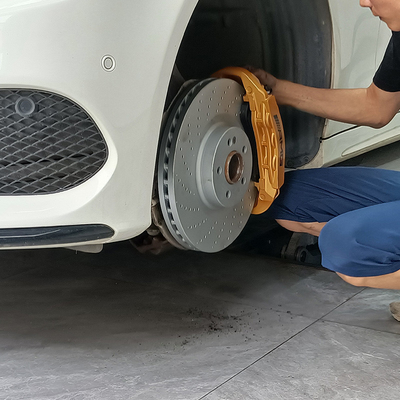 Mercedes Benz C200 Araba Fren Kaliperleri 6 Pot Claipers ve 355MM Diskleri Yükseltme