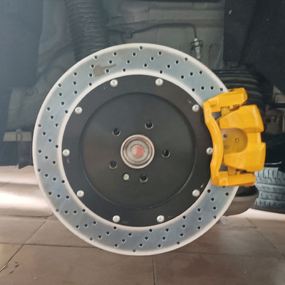 BMW 320 Boyalı Fren Kaliperi Arka Yan Yükseltme Büyük Rotor Boyutu 355MM